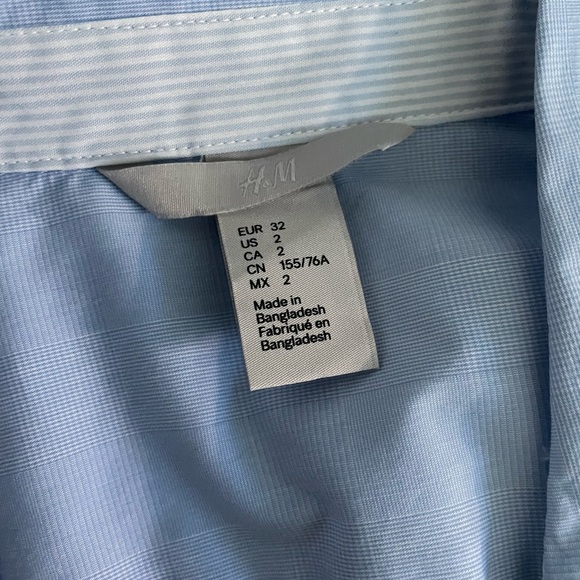 H&M blue button up dress shirt - Picture 2 of 2